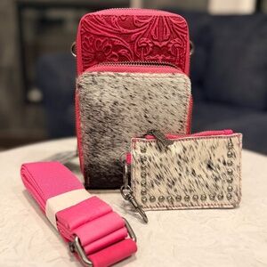 Trinity Ranch Genuine Hair-On Cowhide /Tooled Phone Purse w/ Coin Pouch HPK (A)